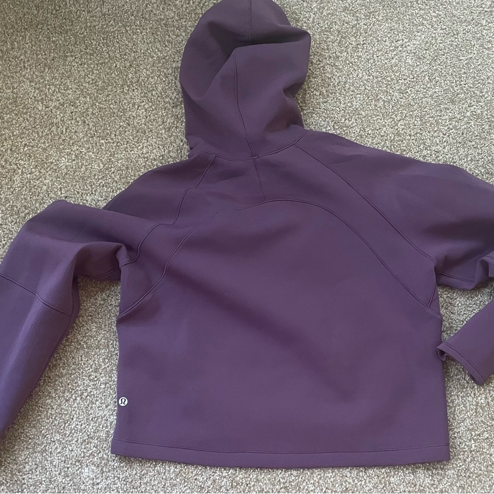 Lululemon sweatshirt